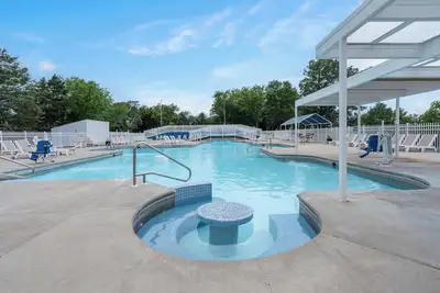 Image de Ozark Mountain Oasis - For 7!