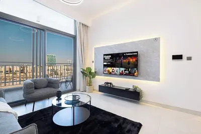 Image de 1-Bed Apartment with Pool View & Premium Amenities
