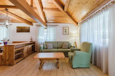 Image de Delightful attic room in the center of Pinzolo