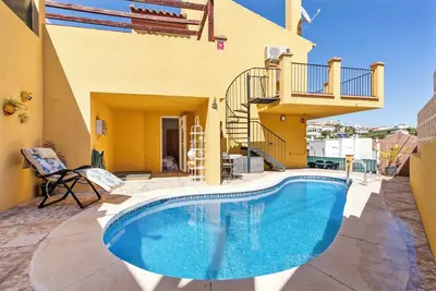 Image de Stunning Townhouse with Private Pool and Breathtaking Views - Ref 11