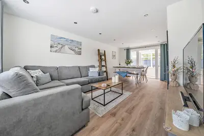 Image de Seascapes - sleeps 6 guests in 3 bedrooms