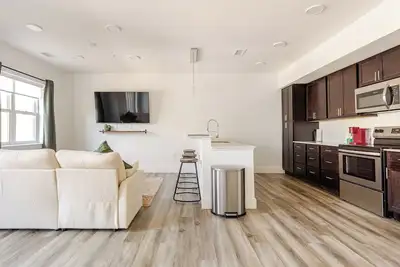 Image de Indy Hideaway: Cozy 1br w/King bed and Free Street Parking.