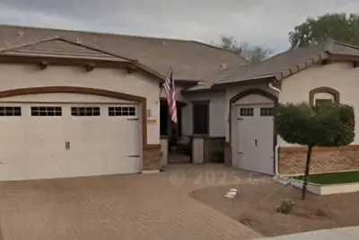 Image de Charming Canary 3-bedroom home in Queen Creek. . Hot tub, private.