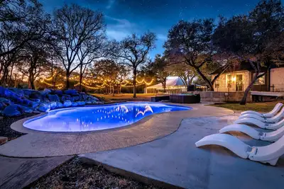 Image de Hill Country Estate ~10 Acre Retreat~ Pool+Jacuzzi