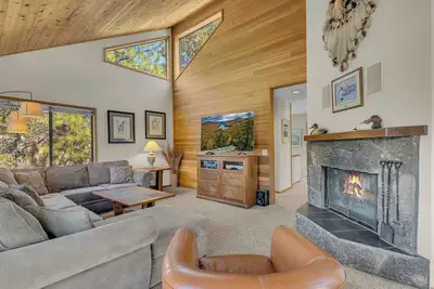 Golf course views, Hot tub, amazing location!