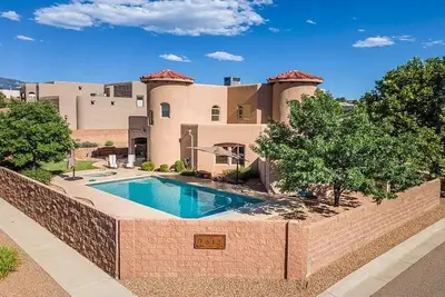 Image de New! Oasis Retreat with Private Pool & Hot Tub