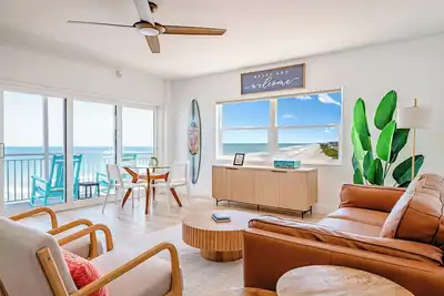 Image de Penthouse Oceanfront Retreat – Ocean View in Every Room + Private Beach Access