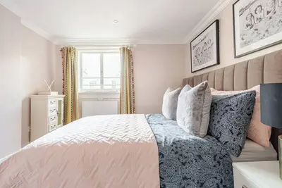 Image de Spacious 5 Bedroom Mansion with Ac, WiFi Opposite Buckingham Palace