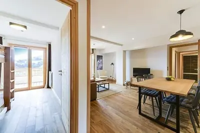 Image de Wifi, vue montagne, remise en forme, piscine, sauna, hammam, balcon, télévision, casier à ski