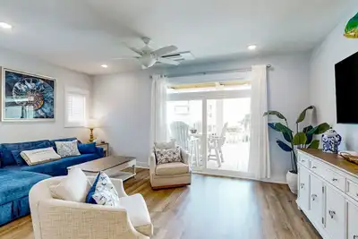 Image de Brand new townhouse w/ comforting style in quiet location w/ views