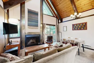 Image de Conveniently located family-friendly escape near Iv Rec Center + free Wifi