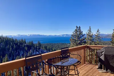 Image de 4Story Lakeview Retreat w/ Pool Table, Decks & Designer Vibes in Incline Village