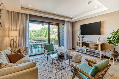 Image de Stunning Coastal Oasis Near the Beach W\/ Shared Pool, Furnished Balcony & WiFi