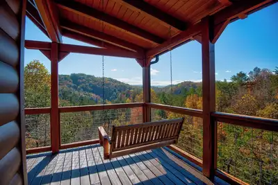 Image de Great location Views; wraparound deck; hot tub; arcade; king bd -no stairs main