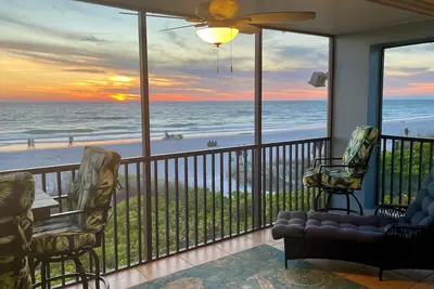 Image de Luxury Gulf-front condo with beach access, heated pool, sunset views, & balcony