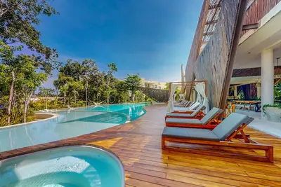 Image de 2nd-floor apartment near Centro/Aldea Zama with private balcony & pool access