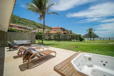 Image de Bz77 Foot in the sand! House with jacuzzi 4 suites