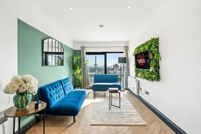 Image de Seaview Terrace | Sleeps 9 | Central | Contractors