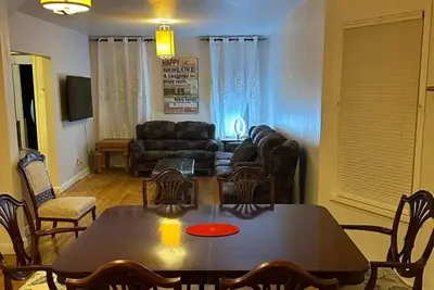 Image de Welcome to Niagara Grand Retreat, the perfect home away from home for your next getaway