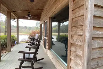 Image de Cozy cabin with 1 bedroom, Lakefront views in tranquil Terry!