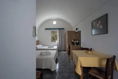 Image de Studio in Perissa beach for 4 people