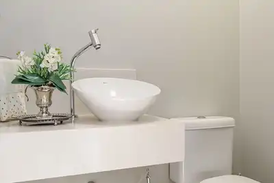 Image de Appartement de Luxe avec Piscine et Salle de Sport