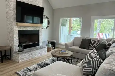 Image de *New* Cedar Creek Lake House