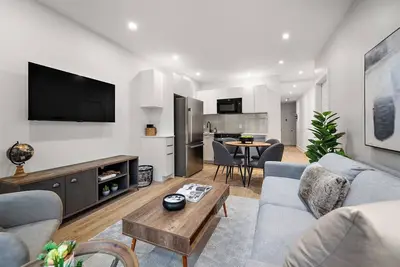 Image de New Downtown Mtl Old port 2 Br 2 Ba + Parking