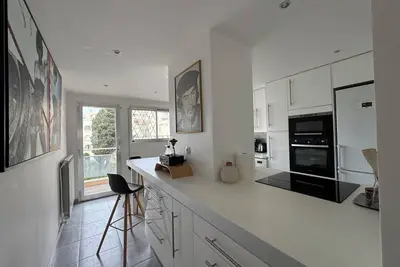 Image de 90 M*2 Apartment with 2 Balconies. Palm Beach. Very central