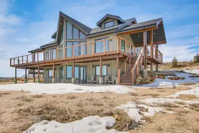 Image de 5 Mi to Bear Lake State Park: Home w/ Deck