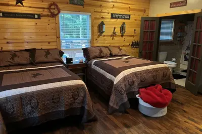 Image de Cozy Outlaw studio room with heated pool Ac in charming New Hope