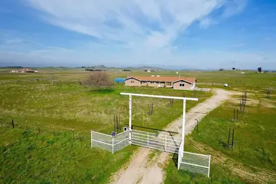 Image de Spacious 5-bedroom Meditation/Yoga/Team Building House