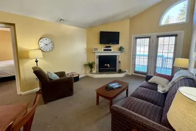 Image de Inviting Condo w Hot Tub & Fireplace