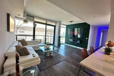 Image de Spacious Panoramic Penthouse Views