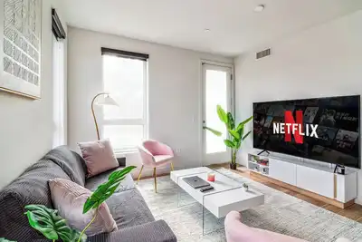 Image de Luxury 2bdr in Culver City with Pool, Gym, Free Parking