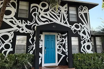 Image de 4bd 2ba - Black & White ArtBNB - Antique Row Wpb