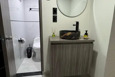 Image de Room with private bathroom close to the airport in Bogota
