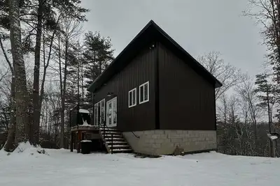 Image de Charming 1bd Forest Retreat with Wifi & Fireplace