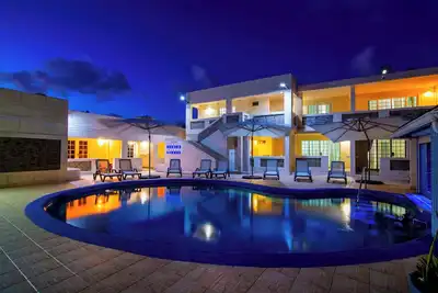 Relaxing Boutique Retreat Near Beach with WiFi