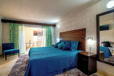 Image de Poolside Studio, Shared Patio and Hotel Amenities
