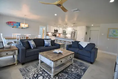 Image de Relax in Style – Updated Coastal Condo Just a Short Stroll to Sanibel’s Beaches