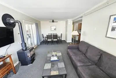 Image de Mountainside Hideaway! Centrally Located 2br Condo