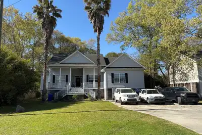 Image de Spacious 5-bedroom house on the tip of Johns Island.