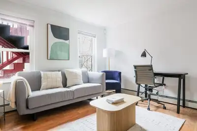 Image de Blueground | S. Boston, w/d, balcony, nr Ica