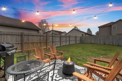 Image de Spacious King Suite / Game Room / Patio / Firepit