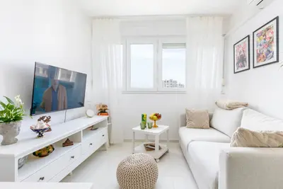 Image de Appartement d'une chambre avec air conditionné Split (A-24241-a)