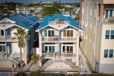 Image de The Commodore’s Quarters – Your Private Beachfront Escape for Families & Groups
