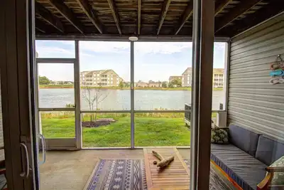 Image de Pet Friendly, 2 Kayaks, 2 Sups, Pool, Kids' Pool, Free* Golf & Activities, 10 Mins to Beach, 1st Fl.