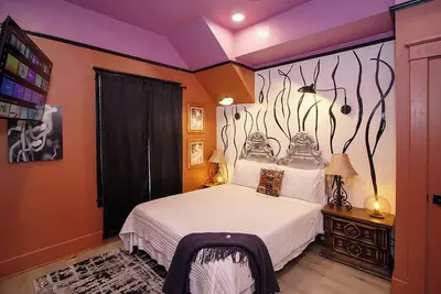 Image de Stylish \"New\" Home- Hot Tub - Near Downtown, Phx Airport, and Asu