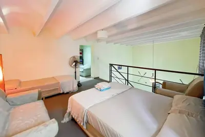 Image de Loft à Montserrat avec balcon
